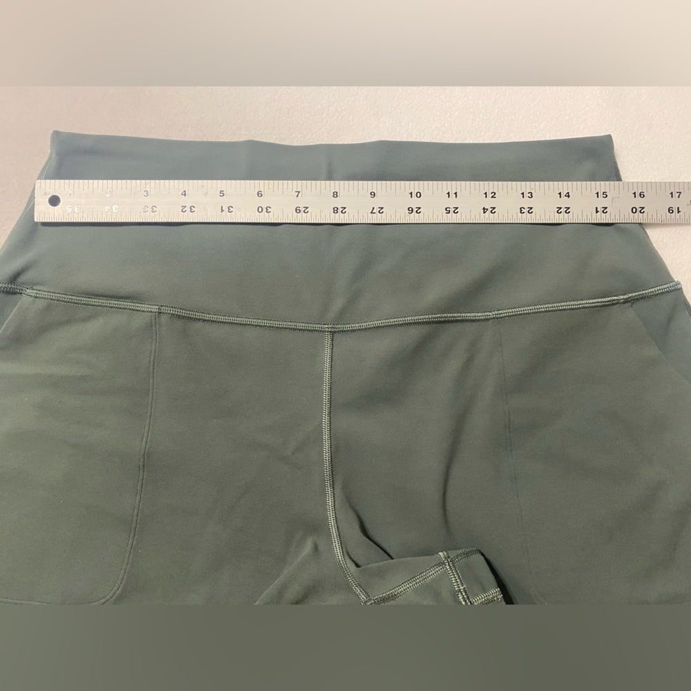 Lululemon Align Classic-Fit High-Rise Short 3" Dark Forest Size 10 - Picture 8 of 10